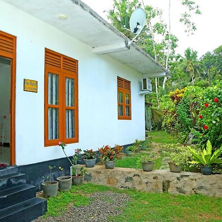 Global Lake Villa Хиккадува Экстерьер фото